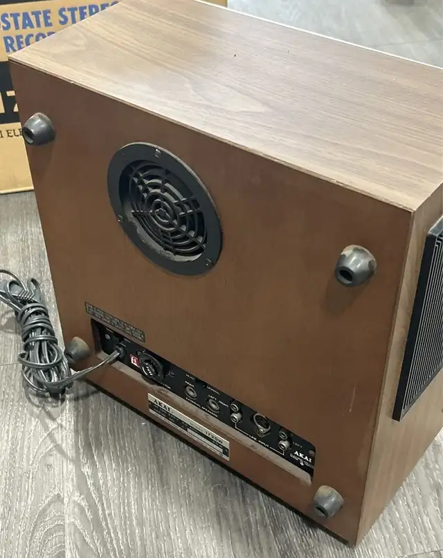 Vintage Akai 1720W Solid State Stereo Tape Recorder w/ Box – Wor in Stereo Systems & Home Theatre in Delta/Surrey/Langley - Image 5
