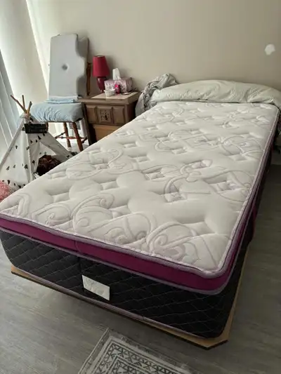 Base de lit et matelas, View more