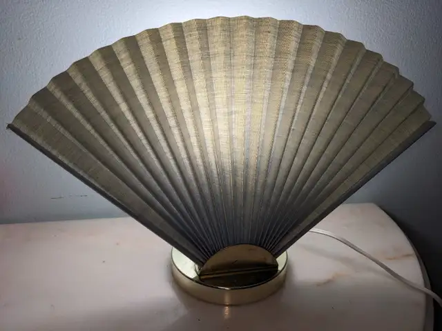 Hollywood Regency style fan table lamp light in Indoor Lighting & Fans in City of Toronto - Image 2