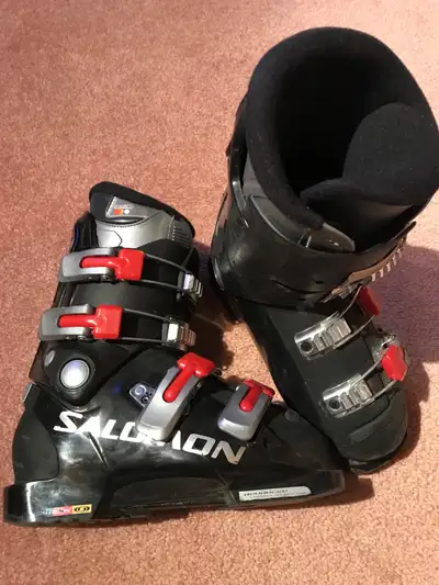 Ski boots , View more