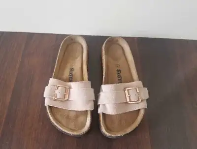 New Soft Moc woman slides size 7, View more
