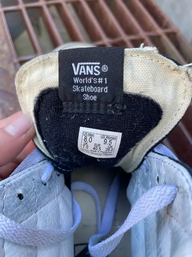 Vans Sk8-Hi Men’s size 8 in Men's Shoes in Kitchener / Waterloo - Image 9