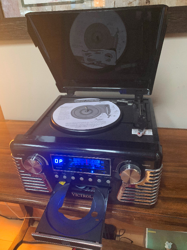 50's Retro 3 Speed Turntable & CD Combo in Other in Peterborough - Image 3