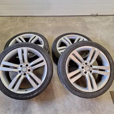 MB GLK 350 - 4-matic. Set of 4 rims. Tire size 235/45 R20. In good condition. $200.00 OBO