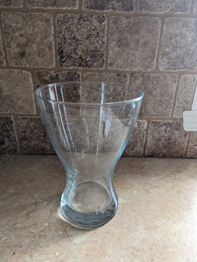 vase à Fleur env 30 cm  dans Décoration intérieure et accessoires  à Laval/Rive Nord