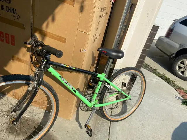 Tech bike in Road in Calgary - Image 3