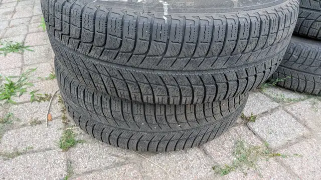 Michelin X-Ice Winter tires on steel rims - 255/60 R16 in Tires & Rims in Kitchener / Waterloo - Image 3