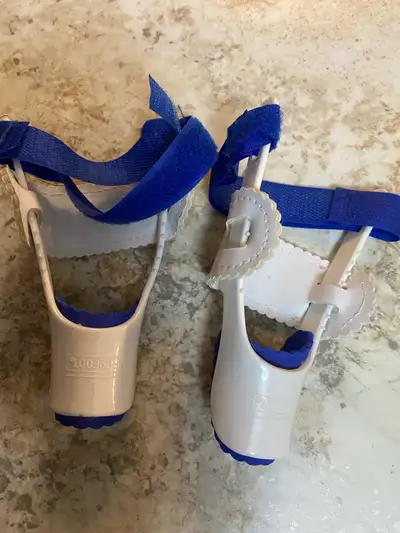 I'm offering a Profoot Goodnight Bunion brace, designed to gently realign tendons and muscles while...