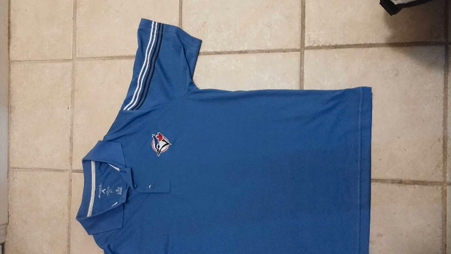 BLUE JAYS GOLF SHIRT SIZE M in Golf in Markham / York Region - Image 4