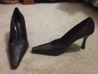 Dark Brown Heels - Aldo Shoes – Size 8 - Minor Scratch $20