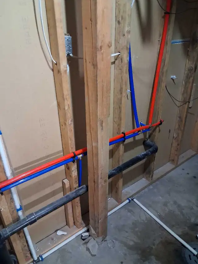 Poly b replacement and emergency plumbing servies536182789914634242