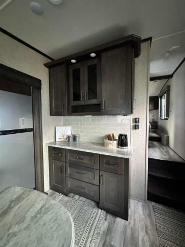 2023 GRAND DESIGN REFLECTION 5TH WHEEL in Travel Trailers & Campers in Petawawa - Image 4