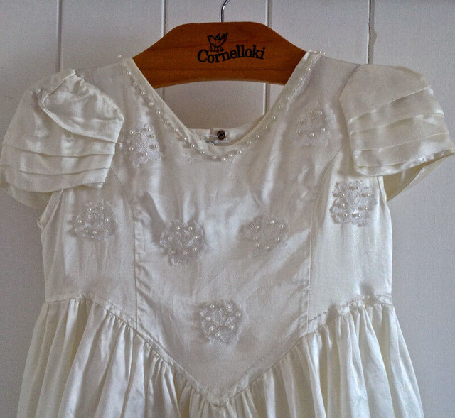 Antiquité. Collection. Petite robe à crinoline. Enfant dans Art et objets de collection  à Lévis - Image 3