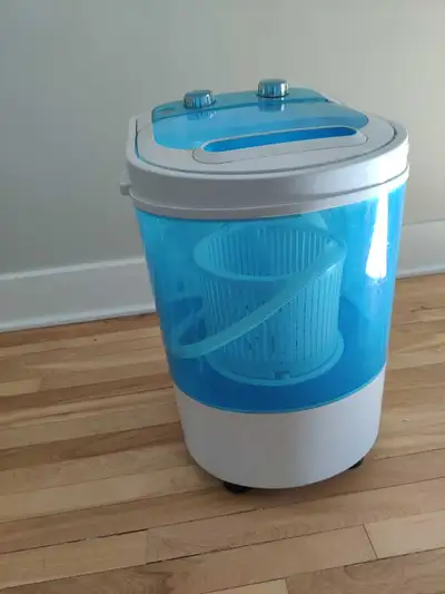 Parfaite pour appartement, chalet ou étudiant Double cuve (lavage + essorage), très facile à utilise...