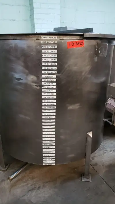 Tank in Stainless Steel 400 gal 1800 lit. On legs. Outlet 2.5 in, View more