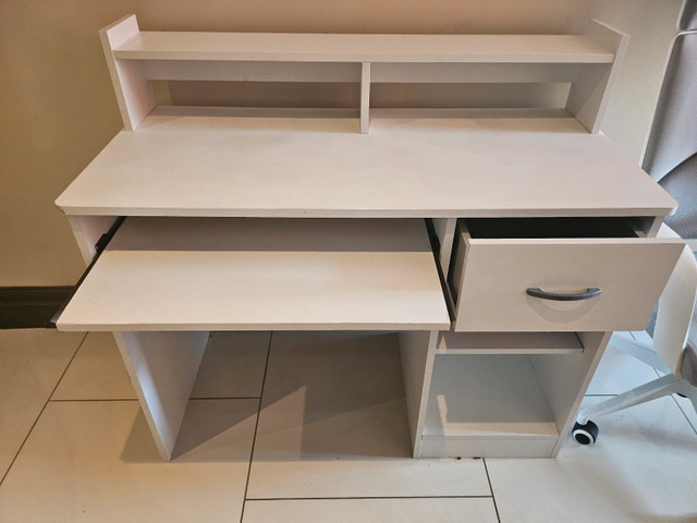 Bureau(maquilleuse) avec chaise 3 positions dans Bureaux  à Ville de Montréal