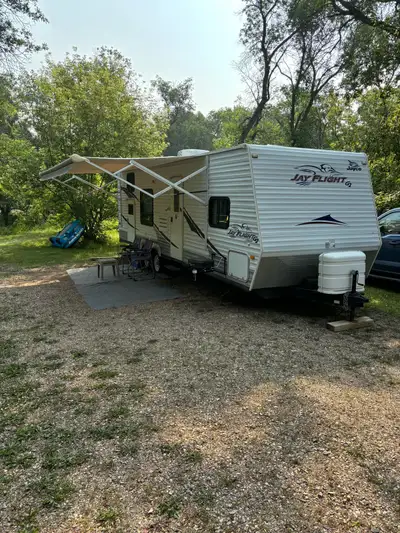 2008 Jayco 29BHS Original owner. Very good condition and half ton towable. Approx 32 ft total length...