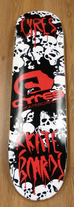 PLANCHE À ROULETTES "SKATEBOARD" CYRES, View more