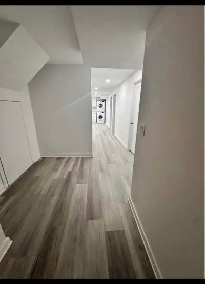 1 Bedroom available in Basement Apartment separate Entrance - own in unit Laundry - Modern Kitchen -...