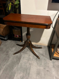 Petite table antique