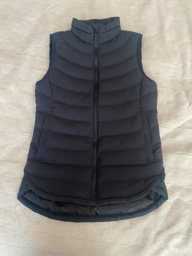VEST - Wind River, black, women's XS in Women's - Tops & Outerwear in Markham / York Region - Image 2