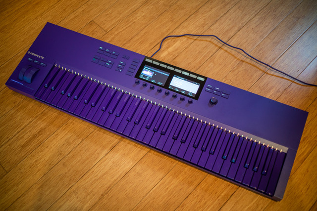 Komplete Kontrol S61 Mk2 Ultraviolet 25th Anniversary Edition  in Pianos & Keyboards in Hamilton - Image 3