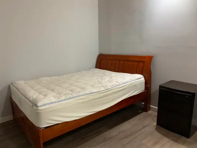 Very close to Tuscany c-train station room for rent in calgary in Room Rentals & Roommates in Calgary - Image 6