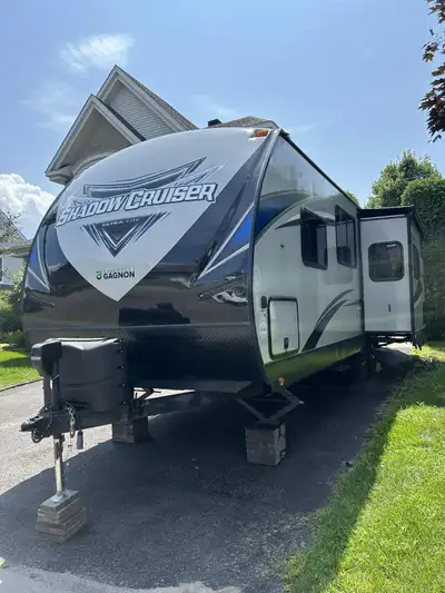Roulotte Shadow Cruiser 248 RKS 2021 — très bonne condition! À vendre : Shadow Cruiser 248 RKS 2021,...