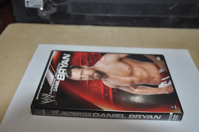 WWE dvd Superstar Collection daniel bryan wrestling 2012 roh nxt dans Art et objets de collection  à Victoriaville - Image 4