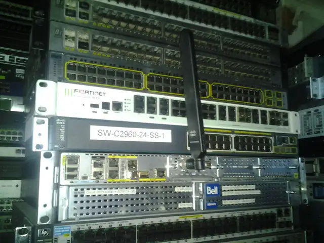 Fortinet FortiGate FG-800C-G Firewall 100+ fortinet 900+pc MAC l in Other in City of Montréal - Image 3