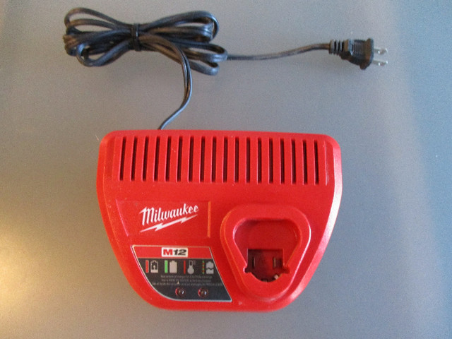 Milwaukee 48-59-2401 M12 Lithium-ion Battery Charger Like New. in Power Tools in Calgary - Image 3