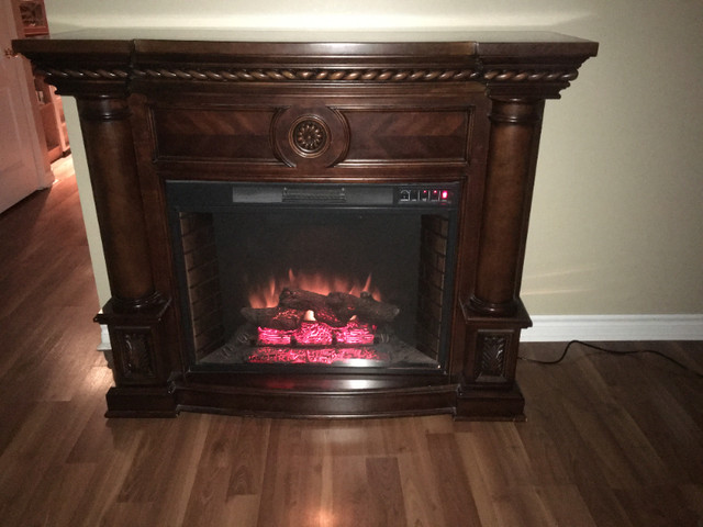 Wooden Electric Fireplace in Fireplace & Firewood in Oakville / Halton Region - Image 2