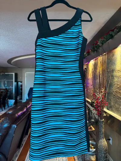 Joseph Ribkoff size 12 asymmetrical black and blue strips, View more