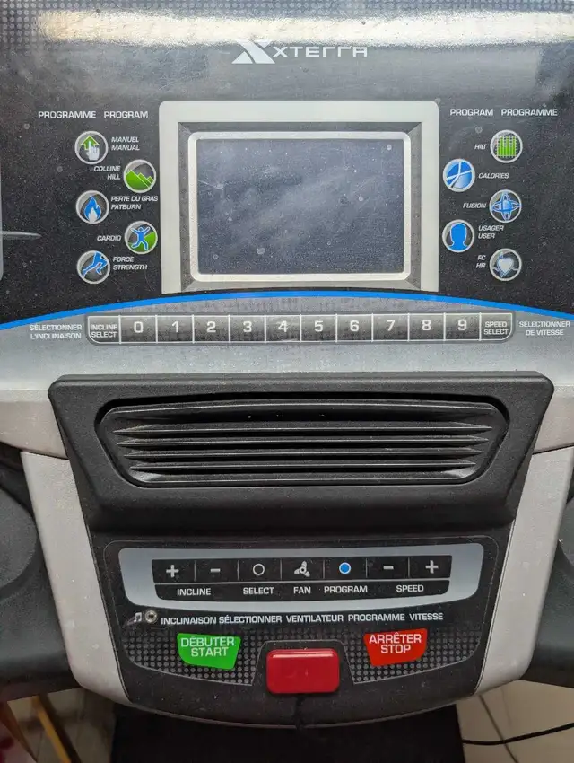 Treadmill - cracked frame in Exercise Equipment in Edmonton - Image 3