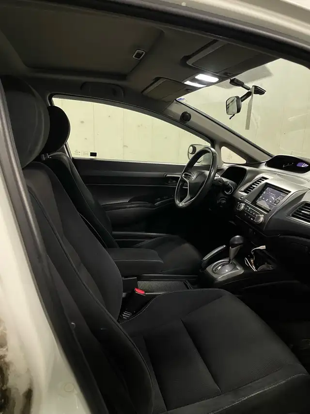 Honda Civic 2009 LX in Cars & Trucks in City of Montréal - Image 7