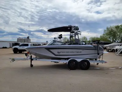 2022 GS20 Super Air Nautique. ZR4 6.0 400 hp. Beautiful boat, everything built and maintained to the...