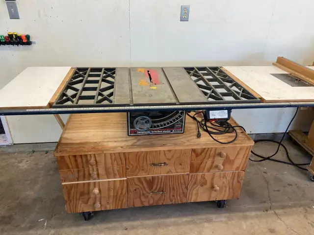 TABLE SAW in Power Tools in Edmonton - Image 2