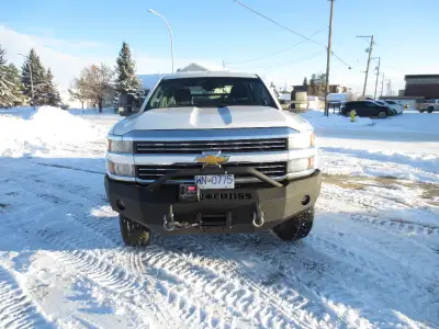 2500 crewcab has winch in front and back new brakes ,tire rod end upper ball joints ready to go has...