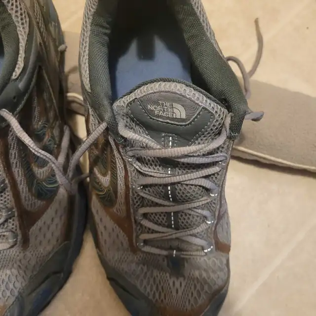 North face sneakers size 8 mens in Men's in Calgary - Image 3