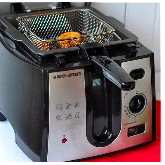 Deep fryer black and decker in Microwaves & Cookers in Markham / York Region - Image 2