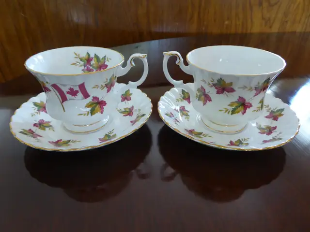 Fine Bone China teacups with saucers565173305748367364