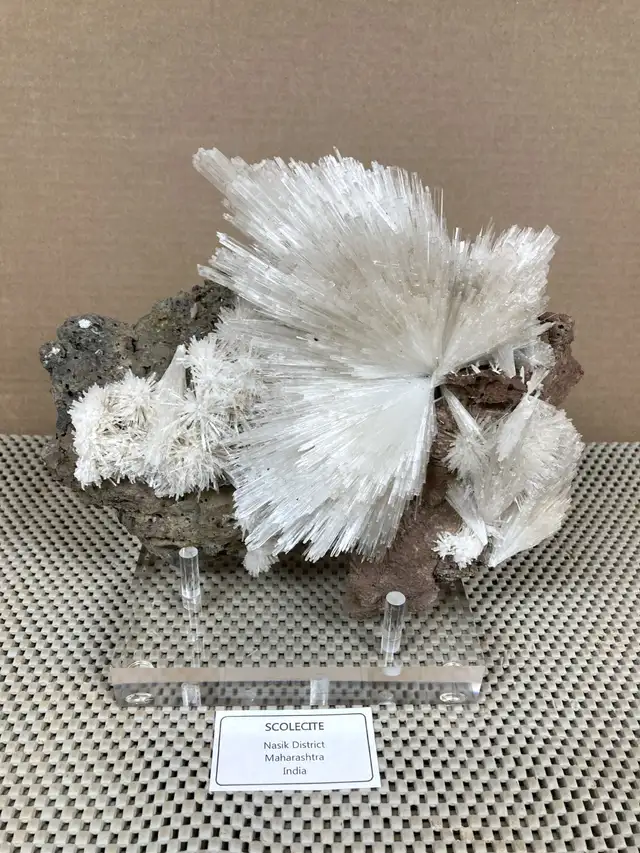 Mineral Specimen-Scolecite in Arts & Collectibles in Thunder Bay - Image 5