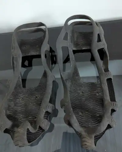 Crampons one size, View more
