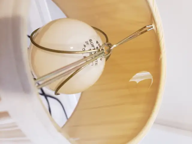 2 bronze coloured table lamps in Indoor Lighting & Fans in Markham / York Region - Image 6