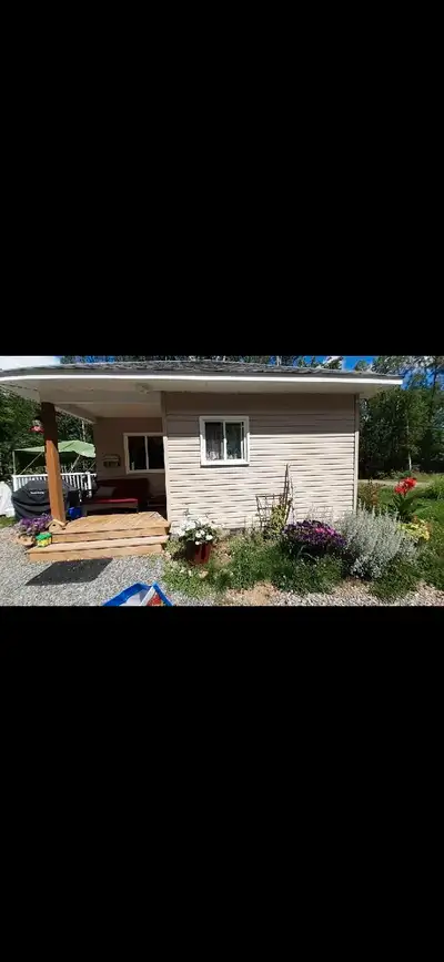 Cozy 2 bedroom for long term rent. This is an ideal place for a couple. We are located 10 miutes fro...