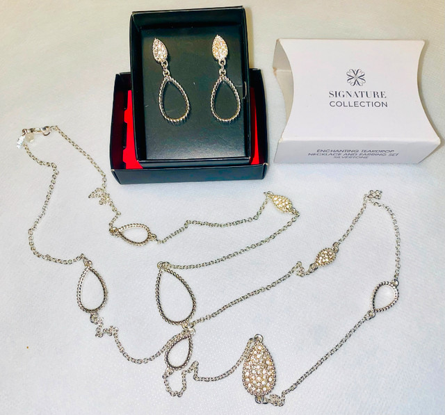 Avon Jewelry set in Jewellery & Watches in City of Toronto