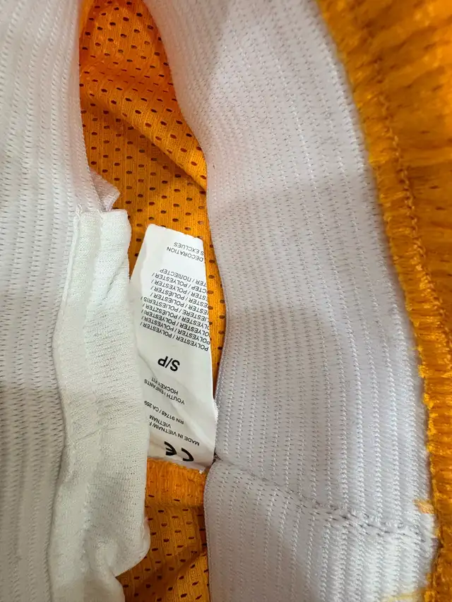 Bauer Youth Hockey  Short (size S) in Hockey in Markham / York Region - Image 4