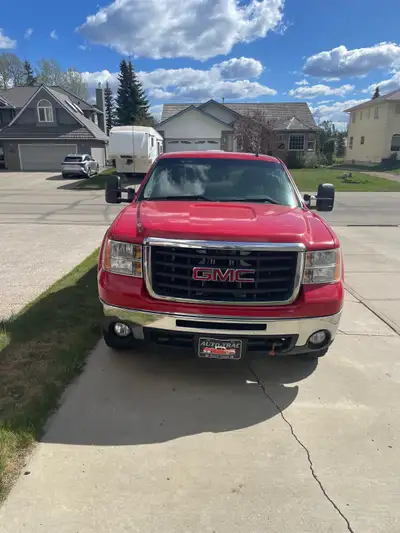 2009 2500 Chevy truck with 218543km. Only one owner senior driven. All mechanic records available. H...