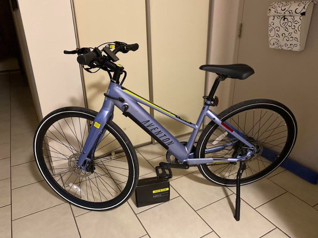 Aveton E-bike in Excellent Condition in eBike in St. Catharines