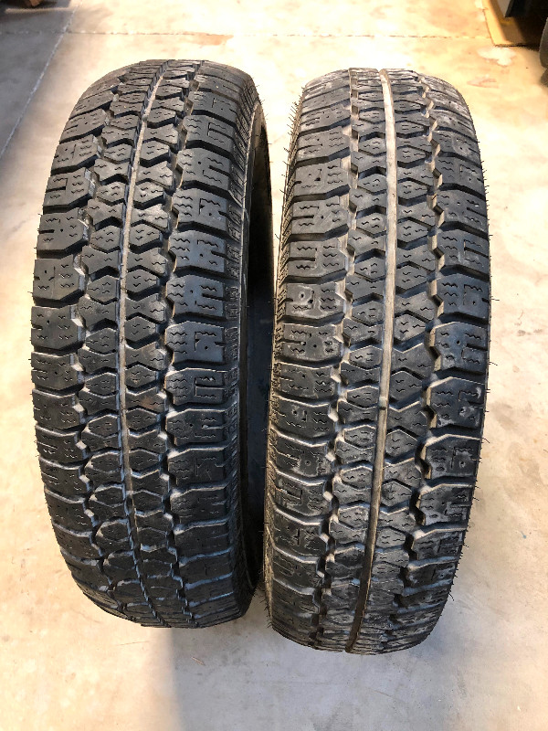 4 Winter tires  P205/75R14. dans Pneus et jantes  à Ville de Montréal - Image 3